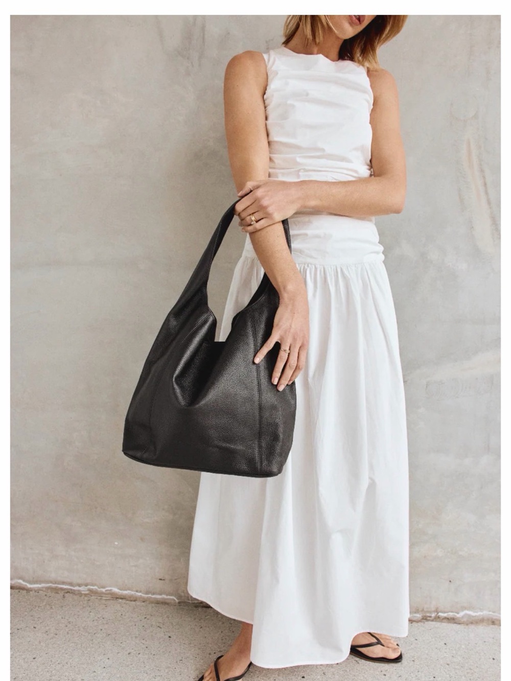 Vestirsi Scarlett Minimalist Black Leather Hobo Bag